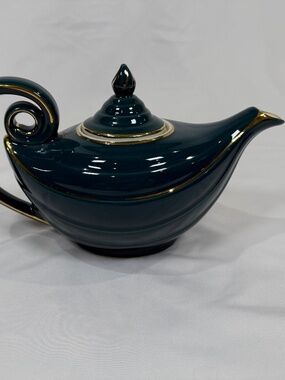 Hall China Aladdin Lamp Teapot 0680K Green Gold Trim 6 Cup USA Genie Style